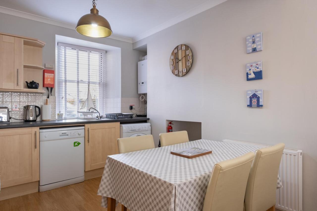 Stonehaven Ground Floor Home With A Spectacular Harbour View. Exterior foto